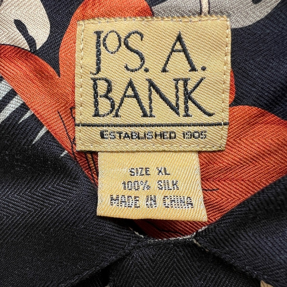 100% Silk Men's XL JOS A BANK Black Tropical Floral Short Sleeve Button Up Shirt - Picture 2 of 7